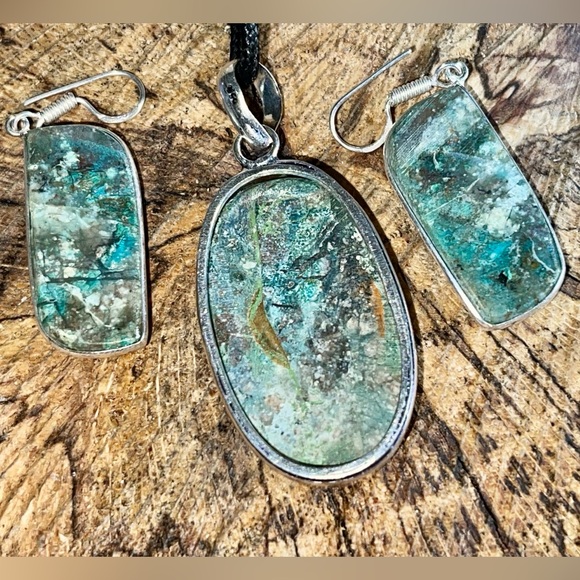 Chrysocolla Crystal Pendant & Earrings - Picture 3 of 6